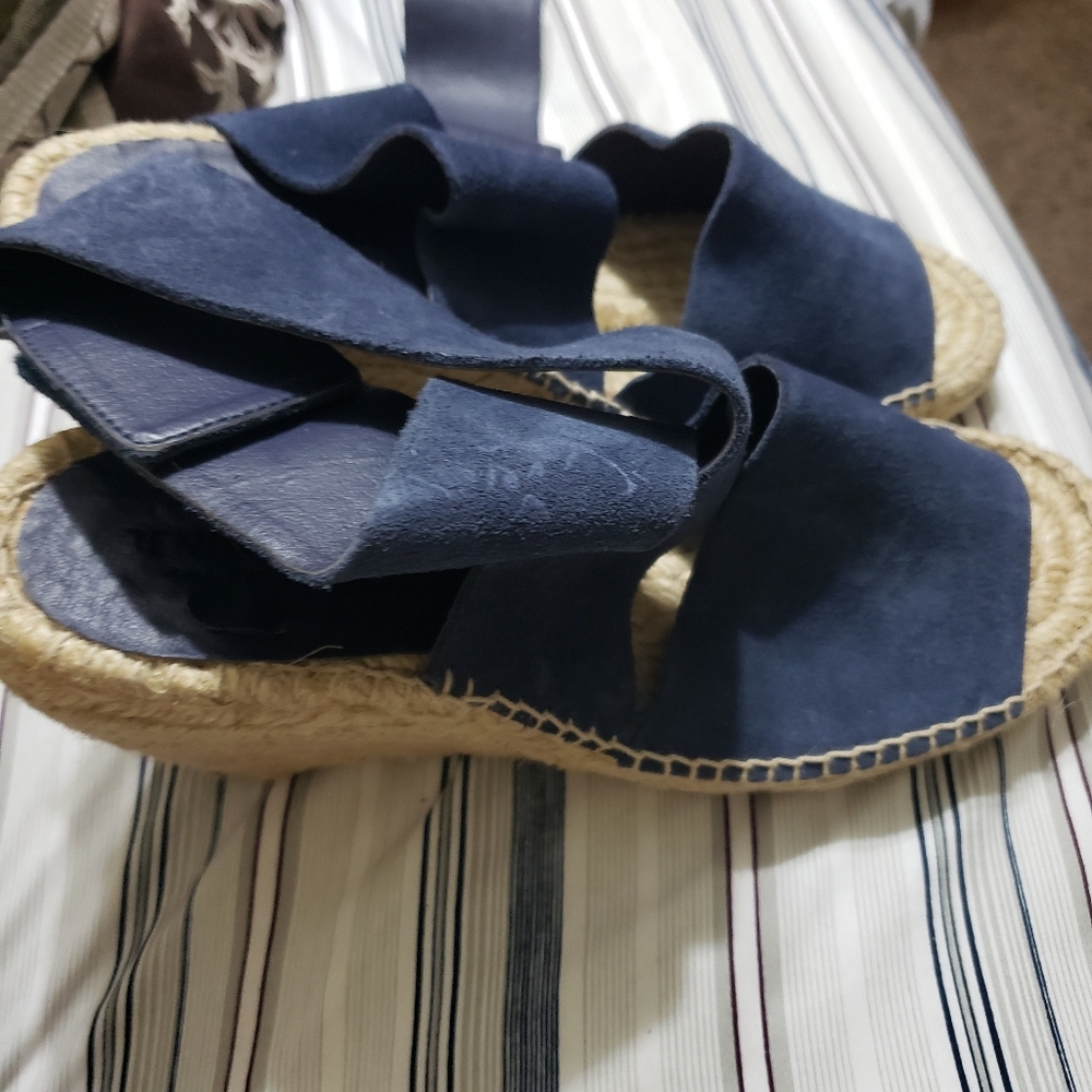 Sandals - Picture 2 of 7